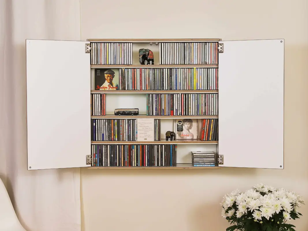 Hoch qualitativer CD-Hängeschrank mit Platz für bis zu 360 CD's.